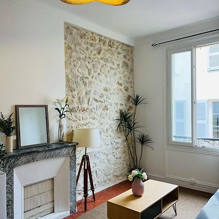 Studio En Plein Coeur Du Vieil Antibes, Vue Sur Place Romantique Exteriör bild